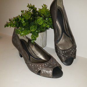 Naturalizer Gray Leather Firefly Pump, Size 8 W